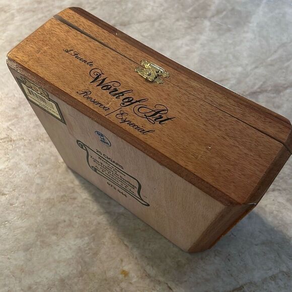 Hemingway Wooden Cigar Box - Picture 3 of 8